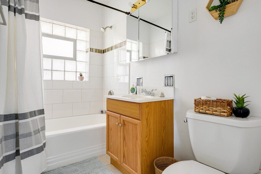 Building Photo - 30 W Burlington Ave