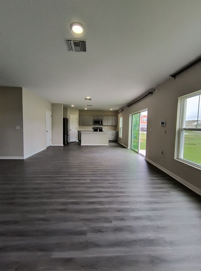 Building Photo - 5 BED 3 BATH SOLAR HOME FOR RENT!! Availab...