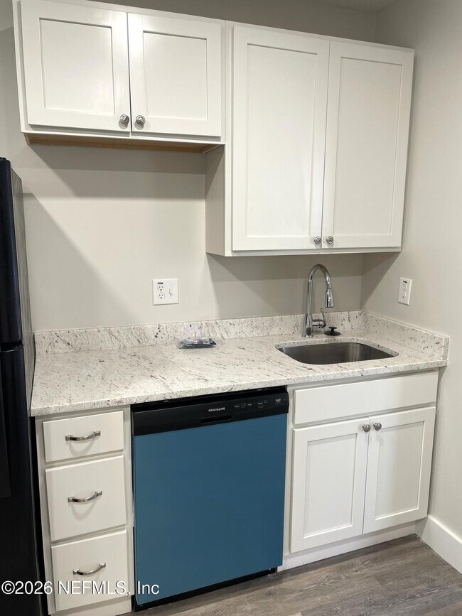 Building Photo - 62 Dumas St