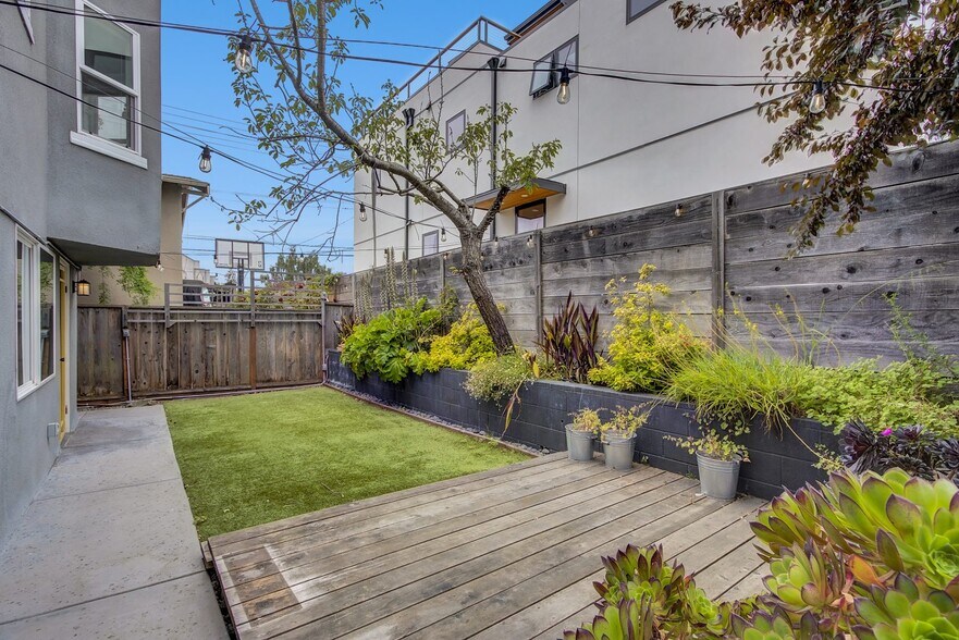 Building Photo - 1231 Gilman St