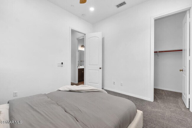 Building Photo - 4968 Princess Dr