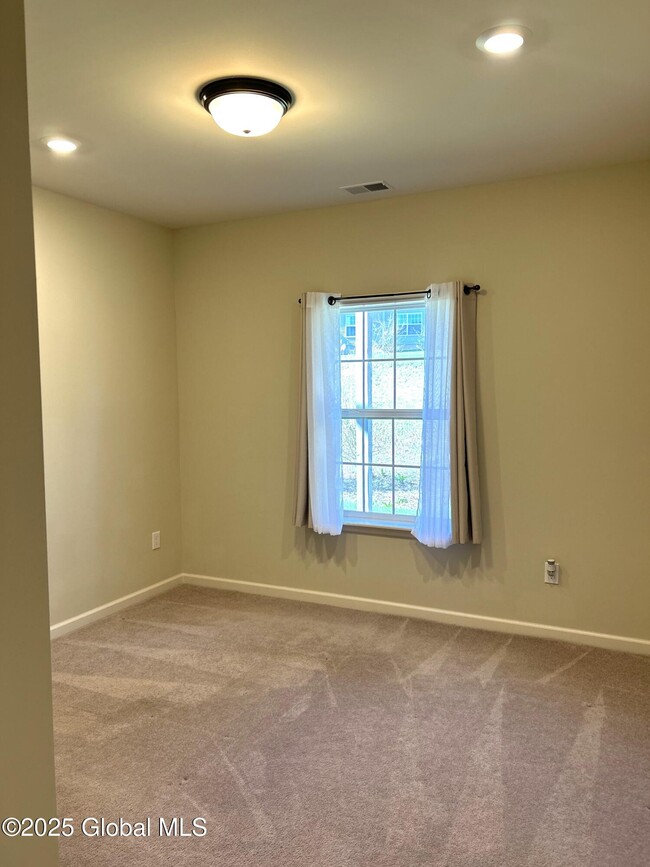 Building Photo - 304 Grayson Pl