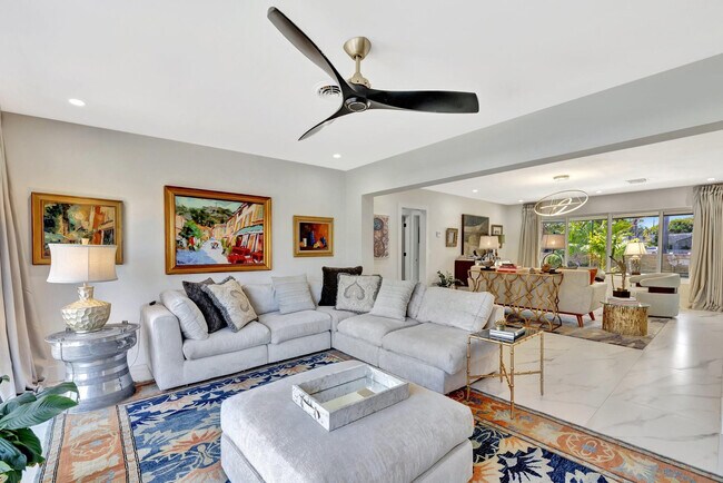 Building Photo - 1981 Coral Gardens Dr