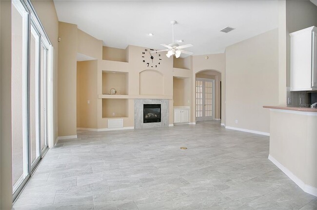 Building Photo - 107 Walton Heath Dr