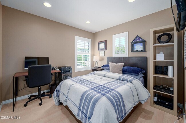 Building Photo - 3024 Hollycrest Ave