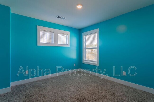 Building Photo - 112 Walking Stick Wy