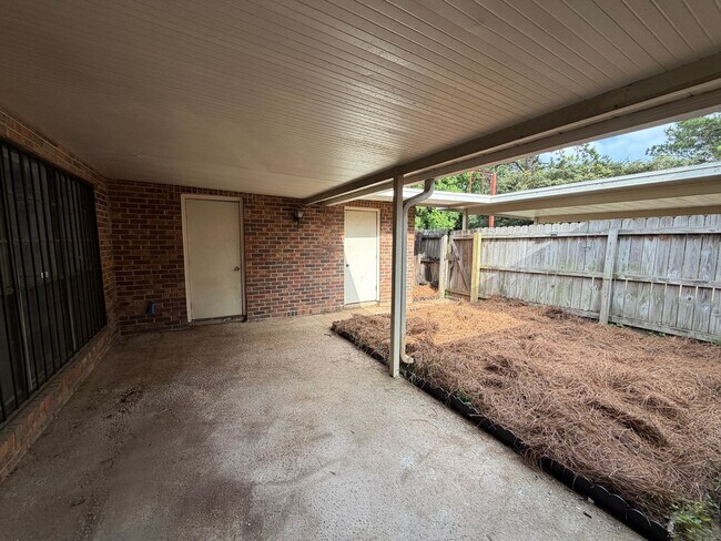 Building Photo - 6074 Little Ln