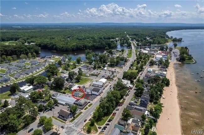 Building Photo - 1014 Main St