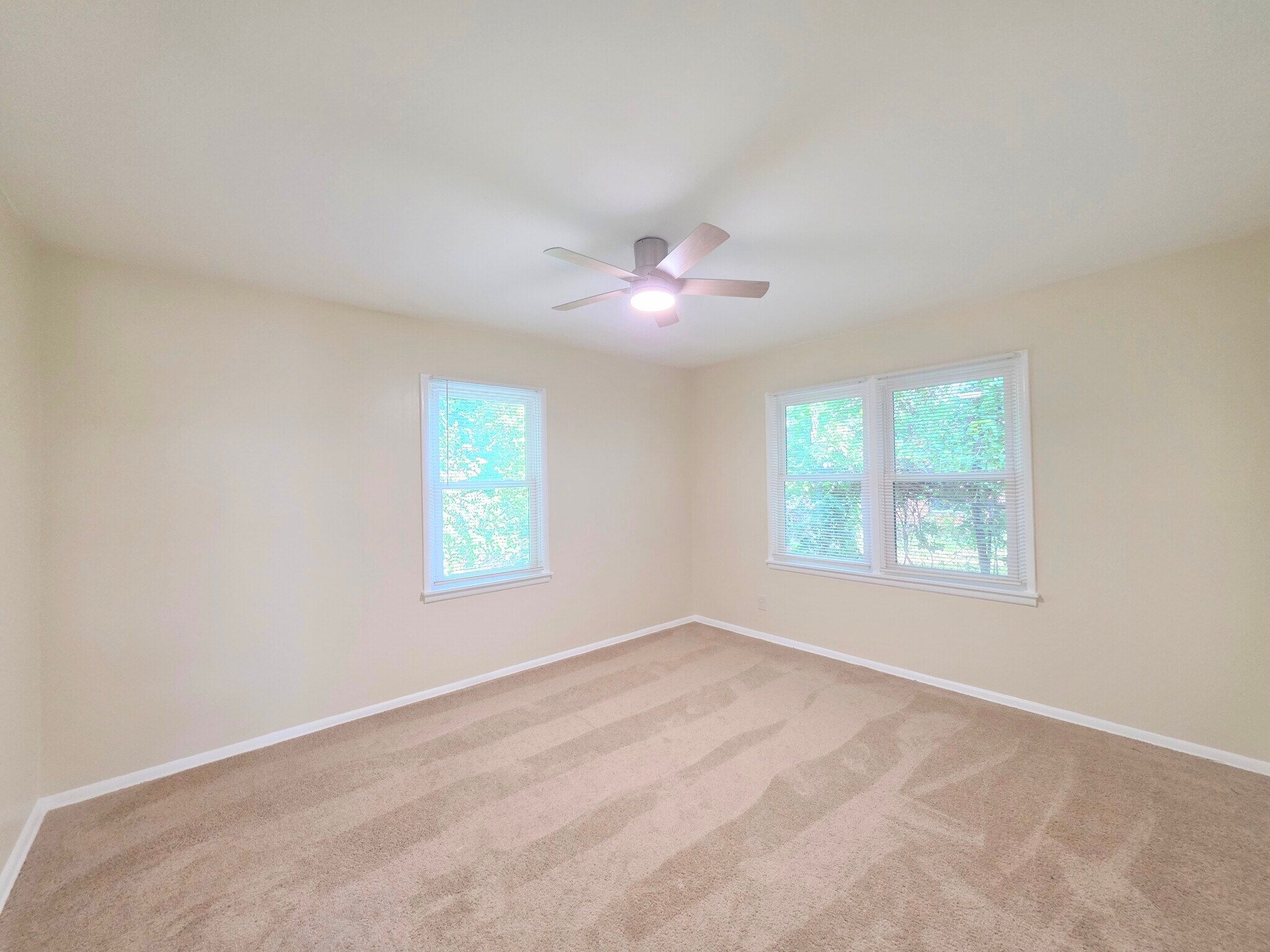 Building Photo - 4014 Sun Valley Dr