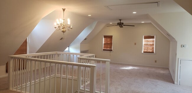 Building Photo - Classic And Stately 5 Bed 3 Bath Colonial ...
