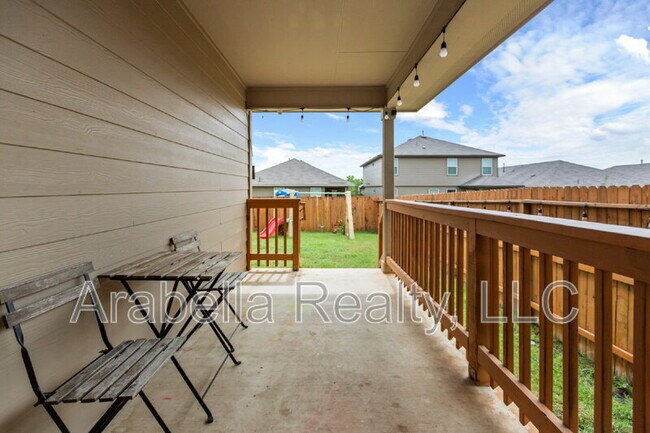 Building Photo - 6420 Kingsley Edge