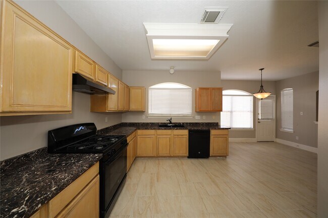 Building Photo - 5539 Mountain Forest Dr