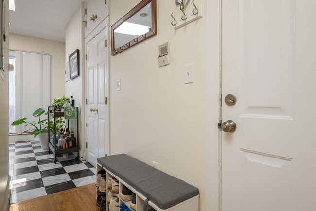 Building Photo - 18-20-20 Marcella St