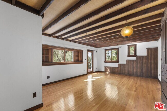 Building Photo - 1409 Avon Park Terrace
