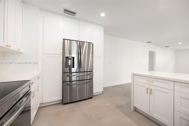 Building Photo - 8401 SW 142nd St