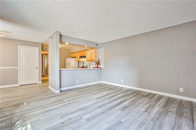 Building Photo - 4280 Tara Ave