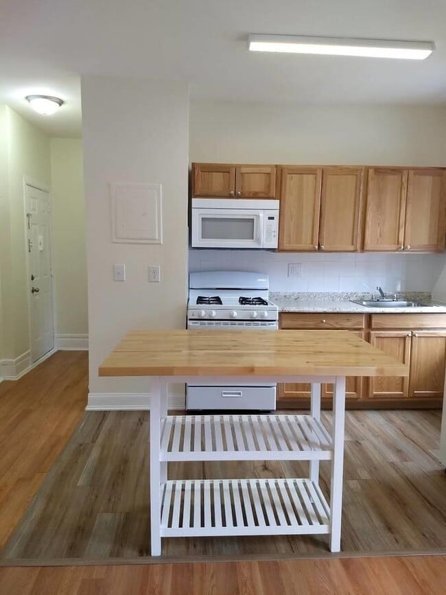 Building Photo - 429 Fairmount Ave