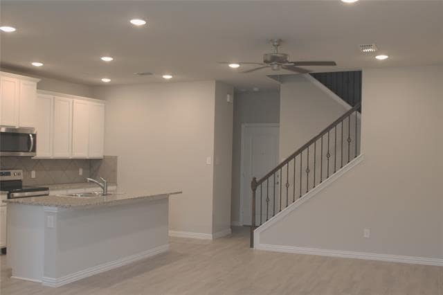 Building Photo - 2908 Mare Dr