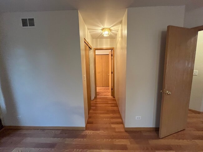 Building Photo - 2936 Deerpath Ln