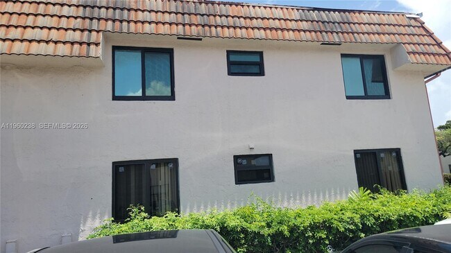 Building Photo - 20810 NE 8th Ct