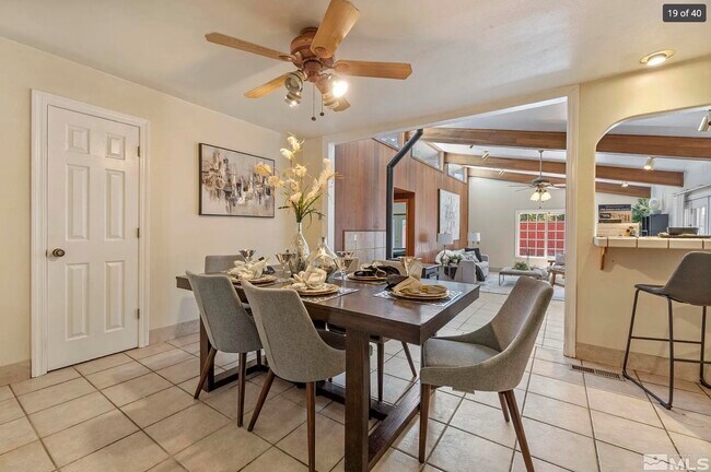 Building Photo - 225 Hunter Lake Dr