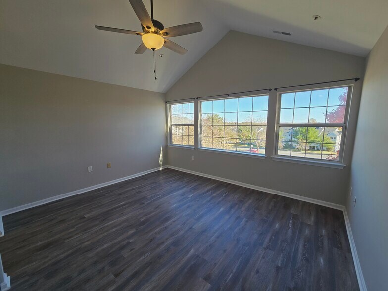 Building Photo - 8388 Montgomery Run Rd