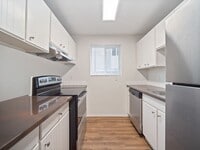 Building Photo - ONE BEDROOM IN DESIRABLE MILLWOOD NEIGHBOR...