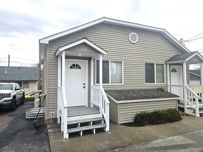Building Photo - Newly Remodeled in Downtown Nampa