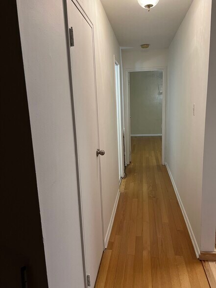 Building Photo - 26 Park Ave