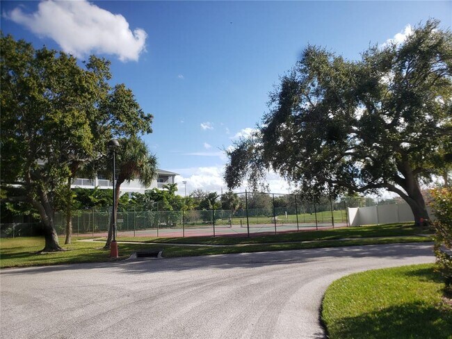 Building Photo - 2725 Terra Ceia Bay Blvd