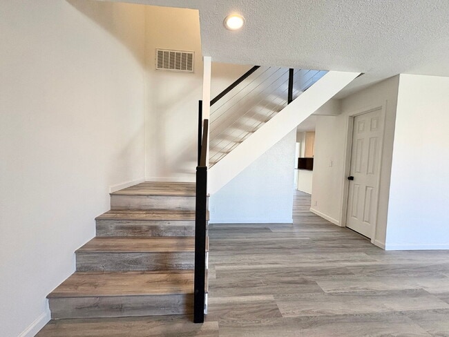 Building Photo - Spacious Single Family Home in Lakes & Birds Fremont