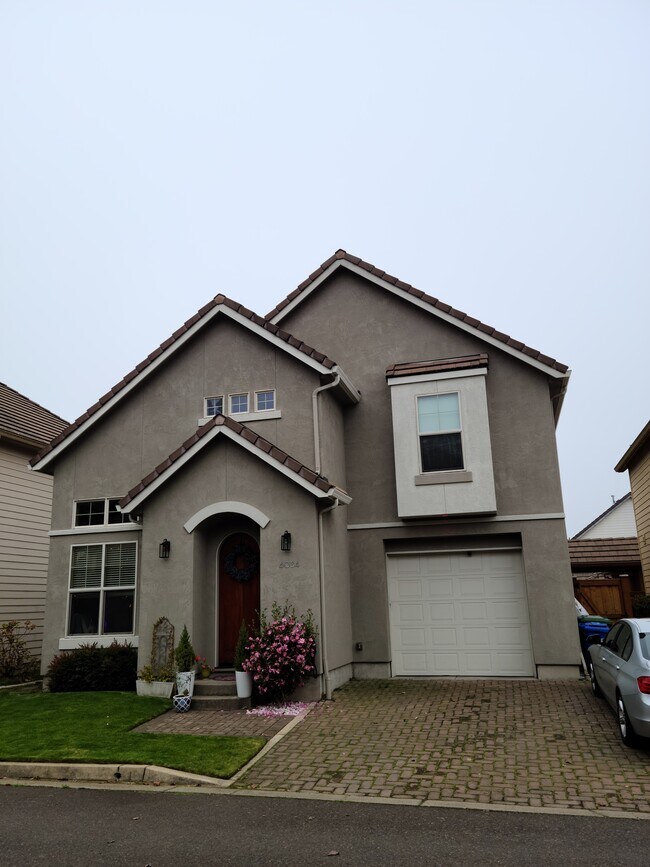 Building Photo - 4034 Scottdale St