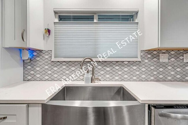 Building Photo - 2037 Lewis Turner Blvd