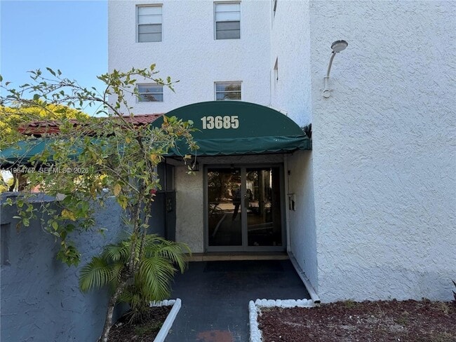 Building Photo - 13685 NE 10th Ave