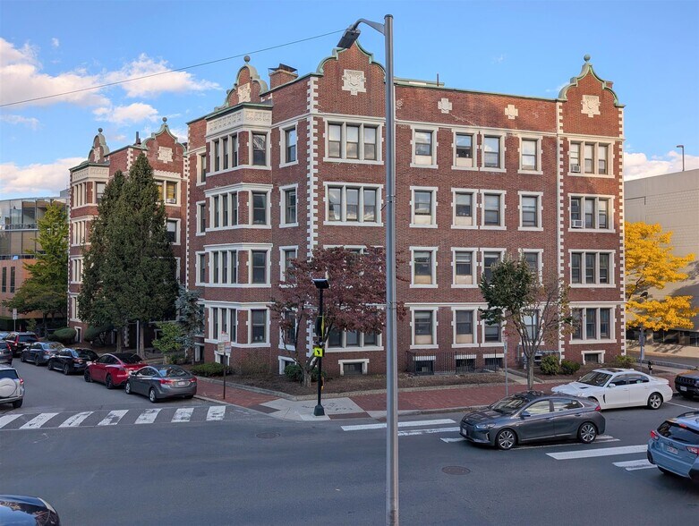 Building Photo - 84 Prescott St