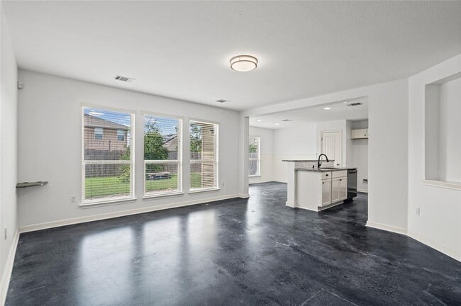 Building Photo - 15105 Verela Dr