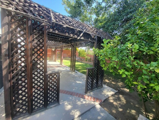 Building Photo - Nice Single Story in Quiet Murrieta Neighb...