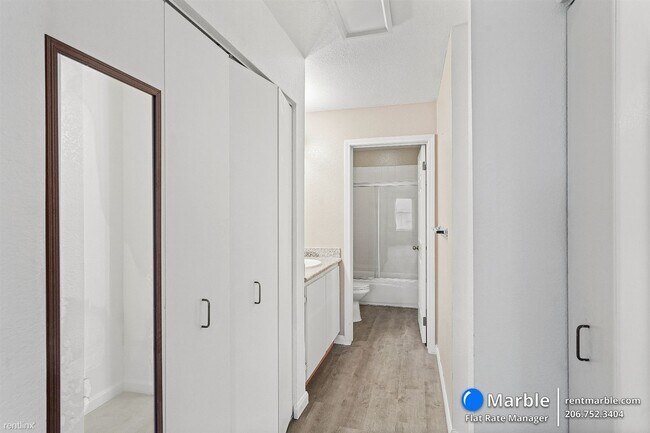 Building Photo - 3 br, 2 bath Condo - 17 Kiska Rd