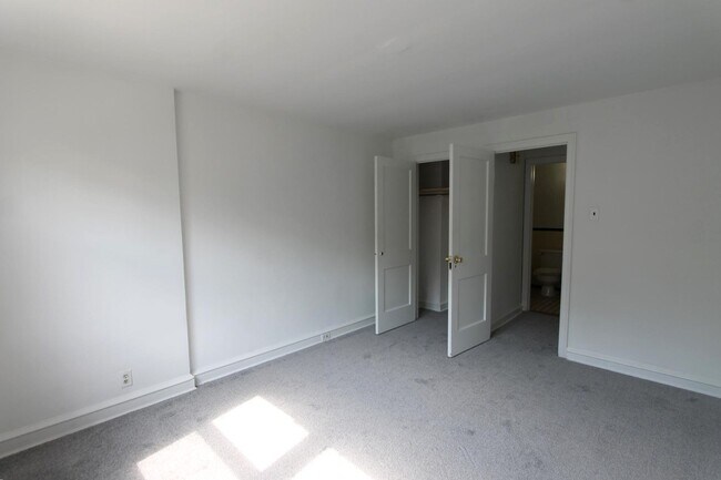 Building Photo - 510 S Pleasant Pl