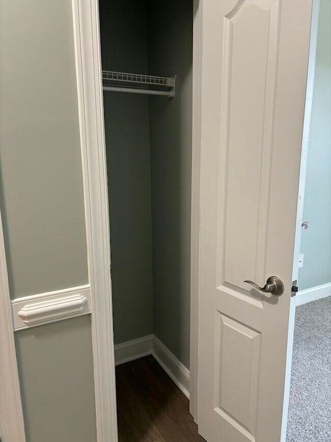 Building Photo - 89 Gallery Dr