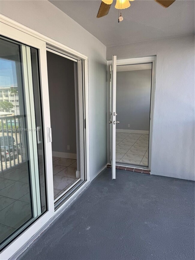 Building Photo - 215 SE 3rd Ave