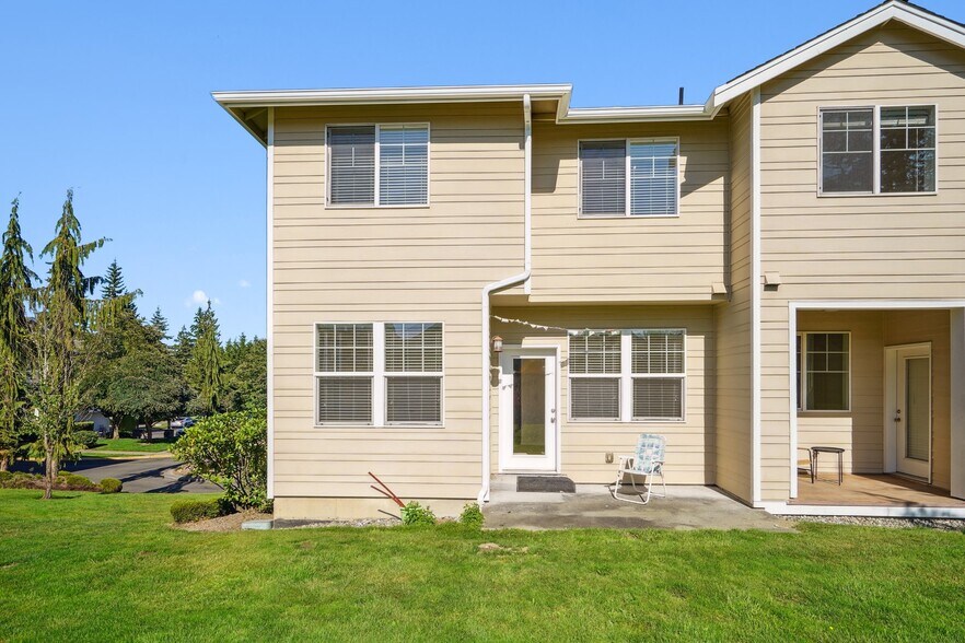 Building Photo - 15 164th St SW