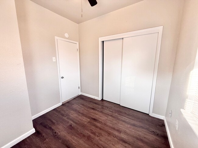 Building Photo - 1036 S Santa Fe Ave