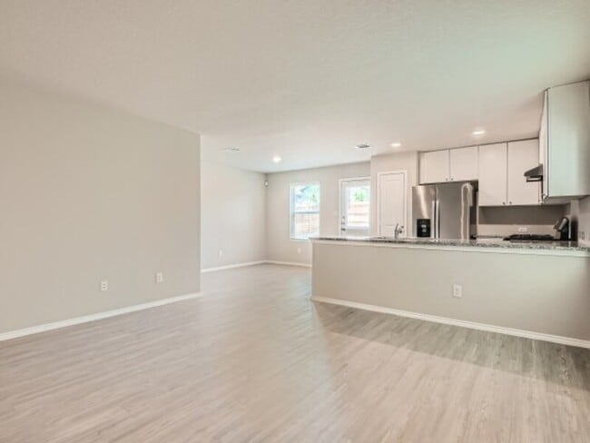 Building Photo - 15011 Dorset Wheel