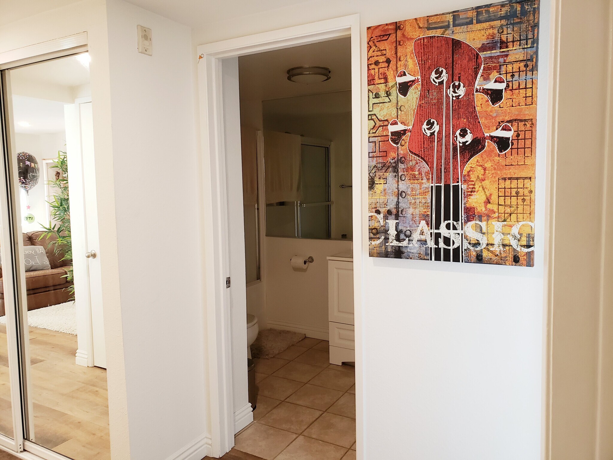 Building Photo - 557 W Stocker St