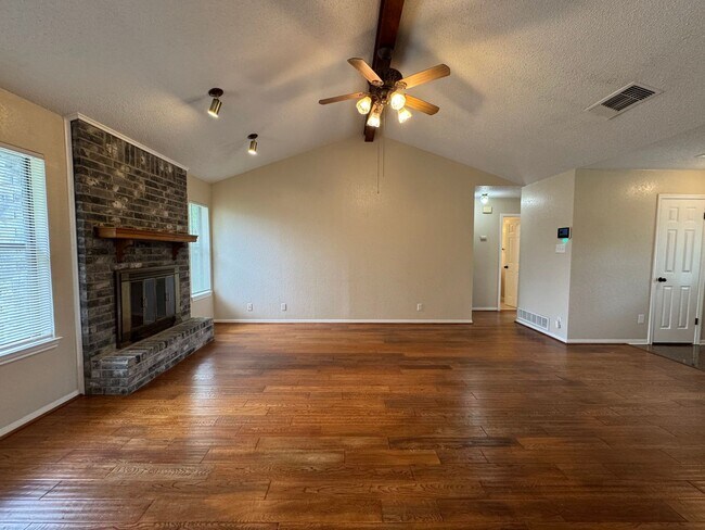 Building Photo - 4-Bedroom House for Rent in Killeen