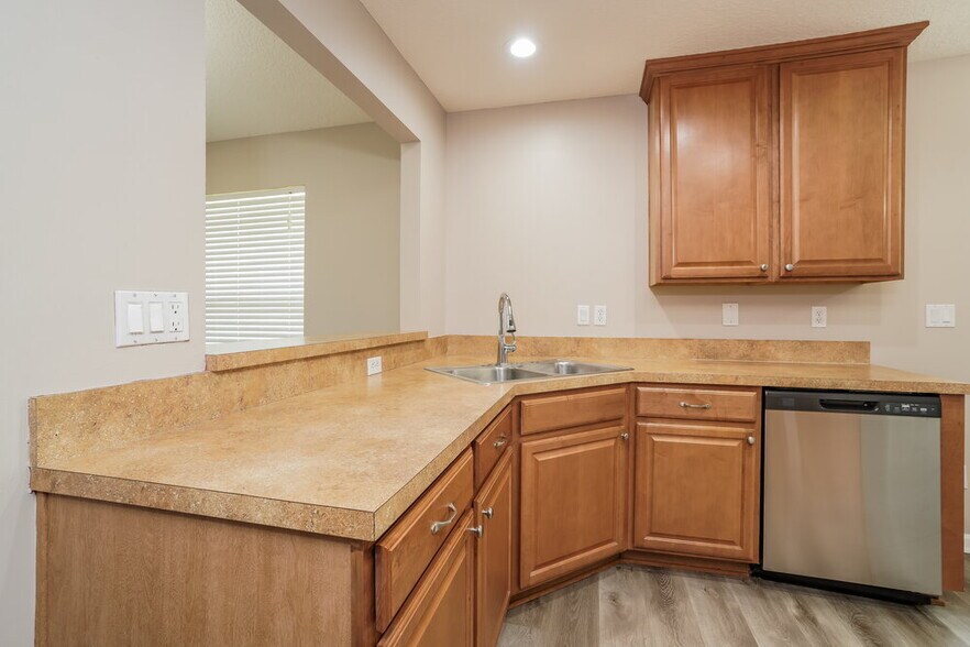 Building Photo - 3899 Pebble Brooke Circle South