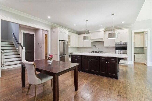 Building Photo - 211 Mount Vernon Hwy