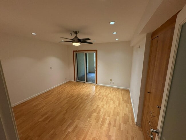 Building Photo - 153 California Ave