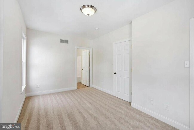 Building Photo - 220 S Matlack St